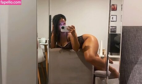 Melanadavids model hd pics