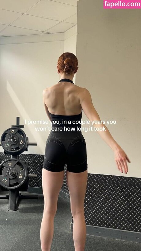 sophiereidfit actress pic