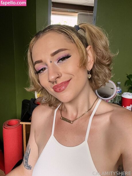 Girl Gooners model adult pic