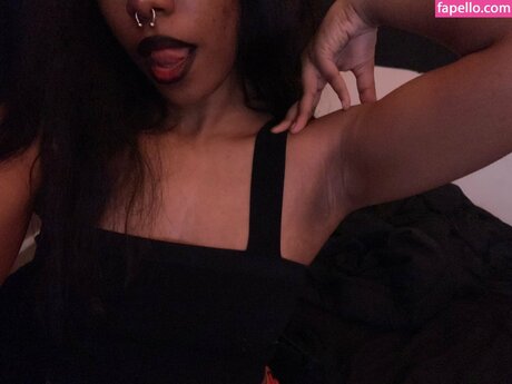 Girl Gooners model perfect pic