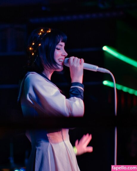 Luna Shadows beautiful model photos