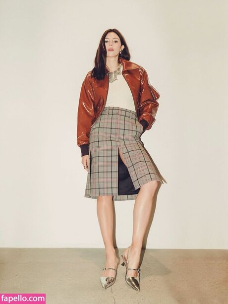 Hermione Corfield hot actress pics