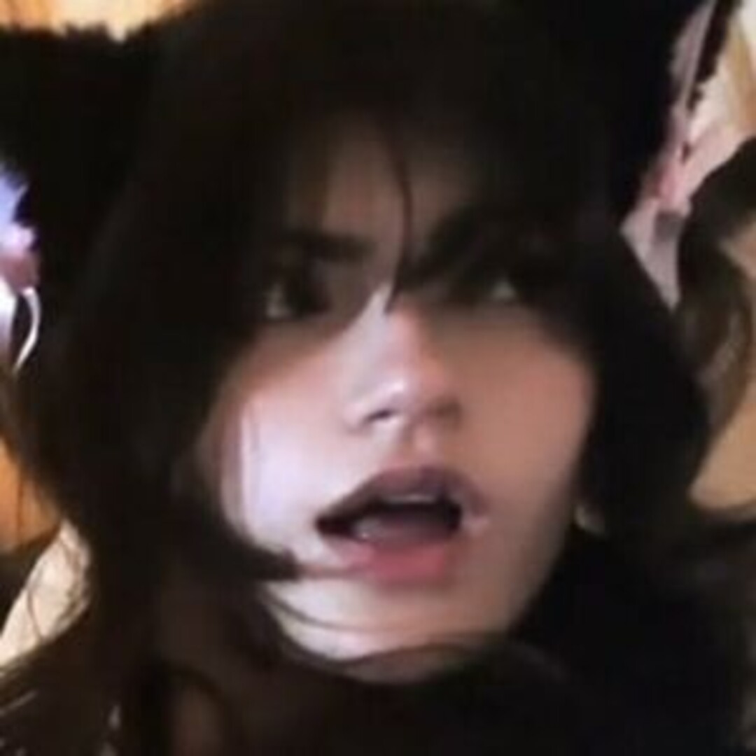 RawrReeXD nude model gallery