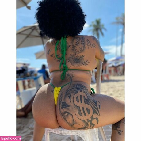 Karol De Souza best model pic