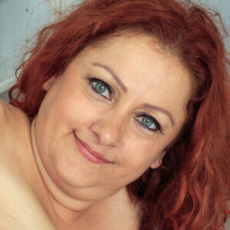 Julialiones sexy actress picture