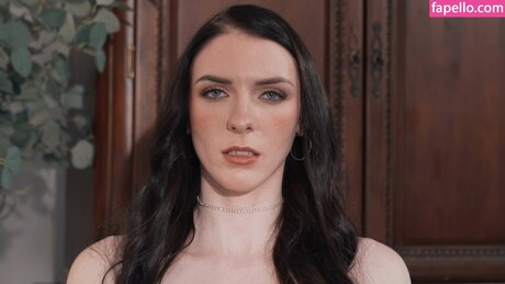 Christie Stevens pretty star image