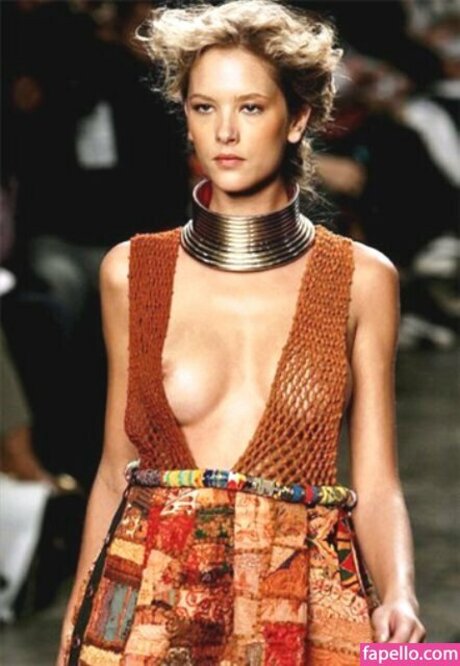 Gianne Albertoni pornstar xxx pic