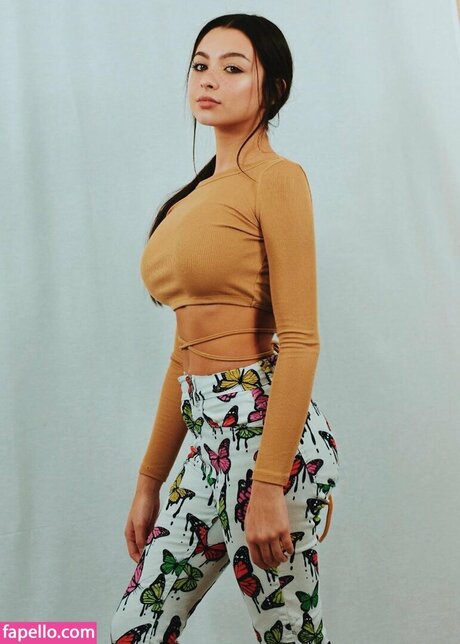 Karol Silva perfect model images