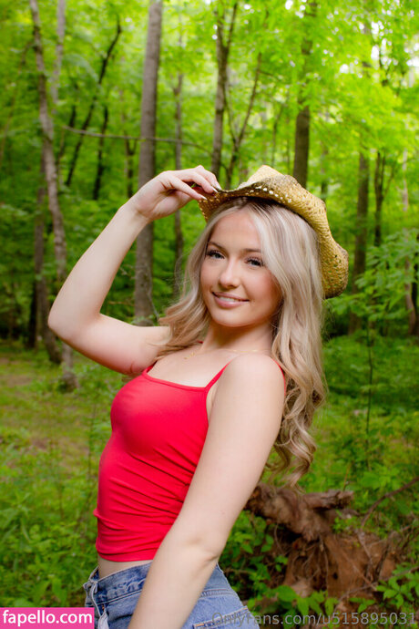 harlowellis naked model pics