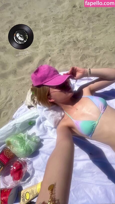 booleahhh erotic actress images