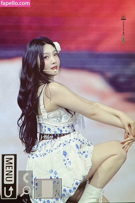 Park Soo young model top picture