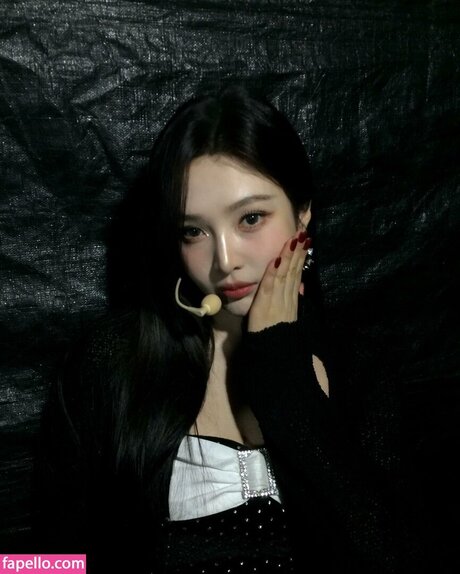 Park Soo young star free img