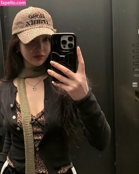 Park Soo young erotic star photo