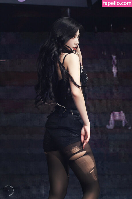 Park Soo young art model images