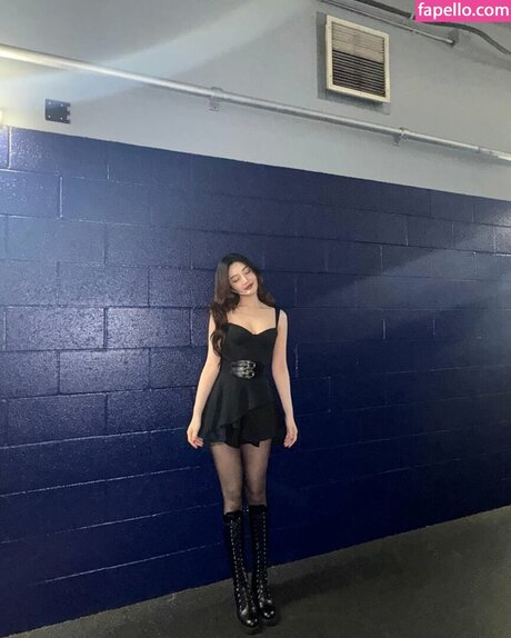 Park Soo young model nude photo