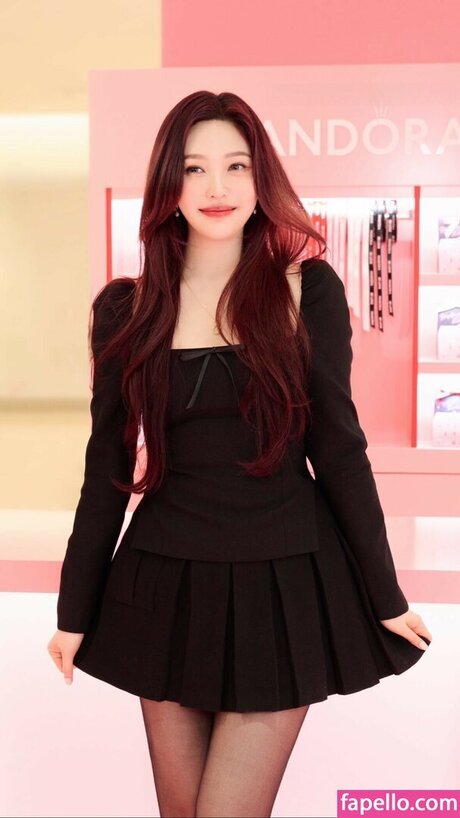 Park Soo young model pretty photo