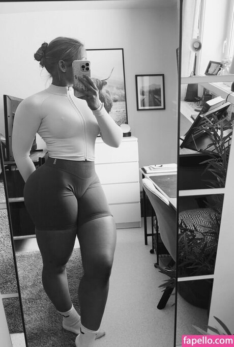 heleneelises pornographic star picture