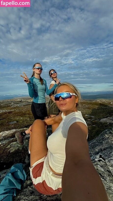 heleneelises adult actress picture