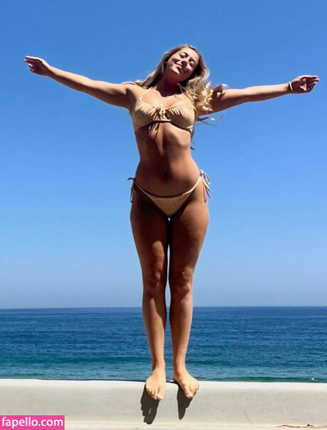 Michelle Loring model xxx pic