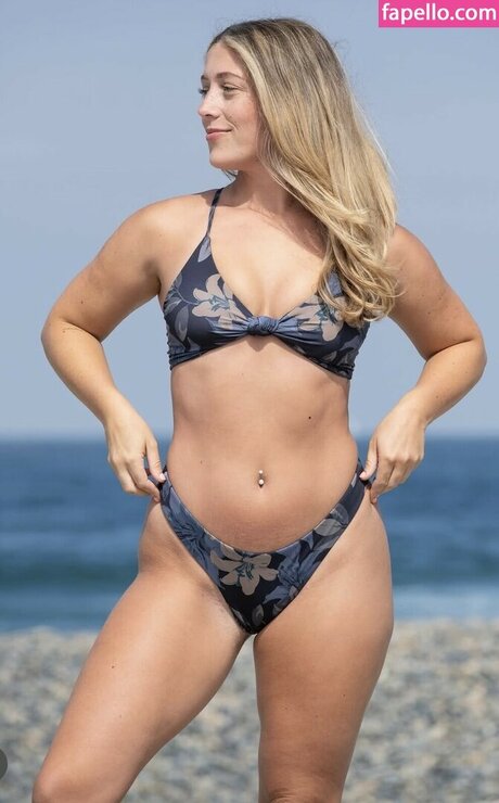 Michelle Loring sexy model img