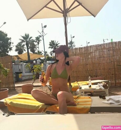 oliviarcox star pretty pictures