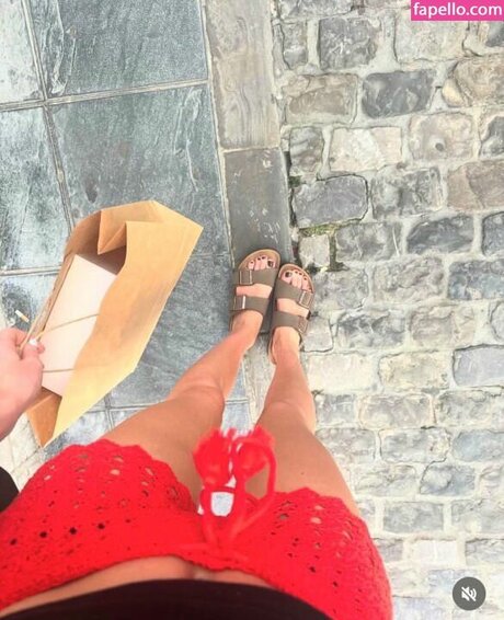 oliviarcox model pictures