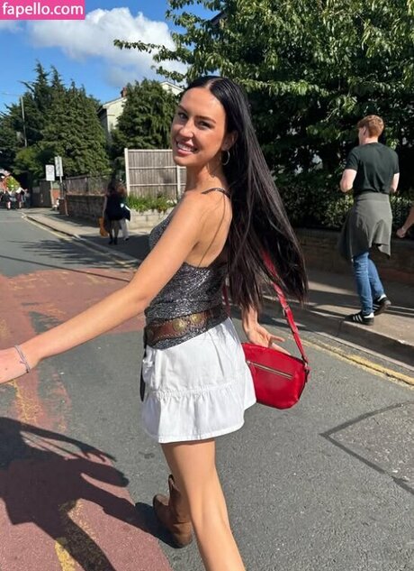 oliviarcox model hd photo