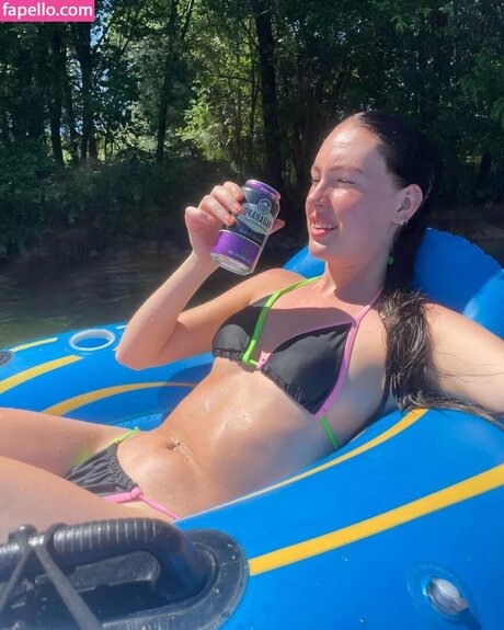 oliviarcox art actress pics