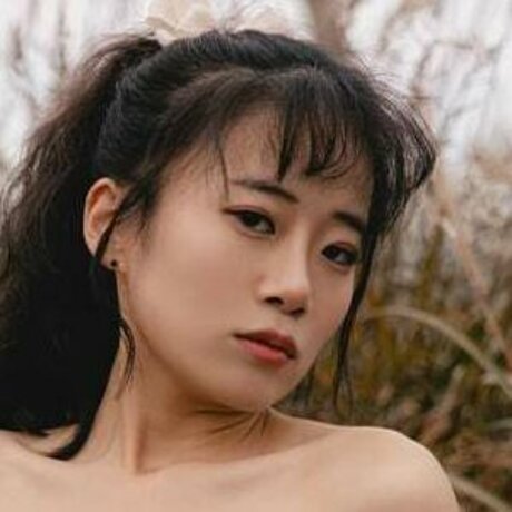 NakedView Magazine sexy star photo