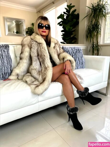 Madame Teeze star nude galleries