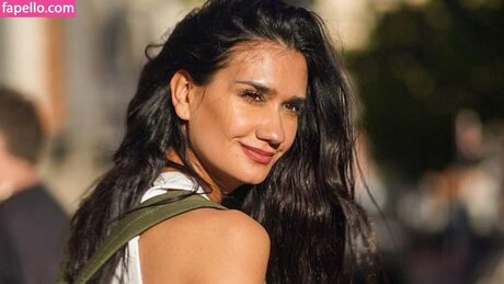 Momi Giardina beautiful pornstar image