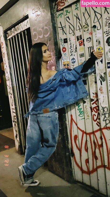 Momi Giardina model beautiful pics