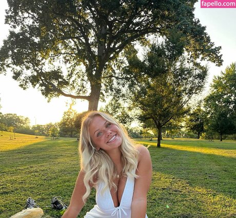 Lydia Feiler model top pics