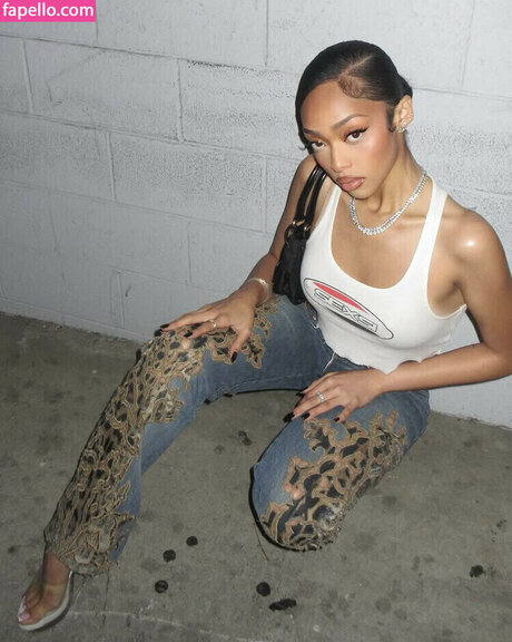 Jodie Woods model hot image