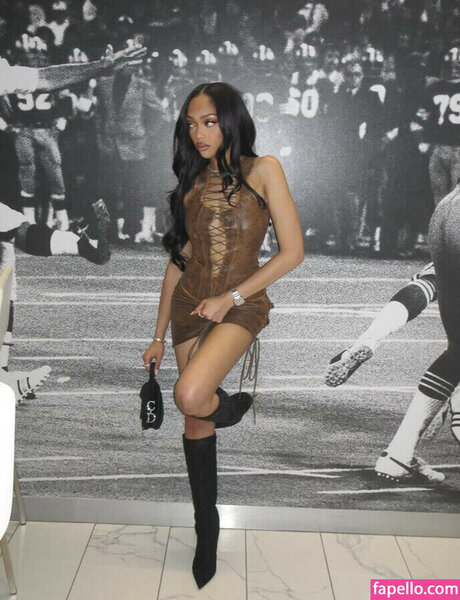 Jodie Woods erotic model image