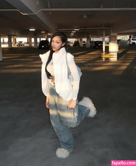 Jodie Woods model naked pic