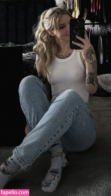 Bludaisy erotic model pictures