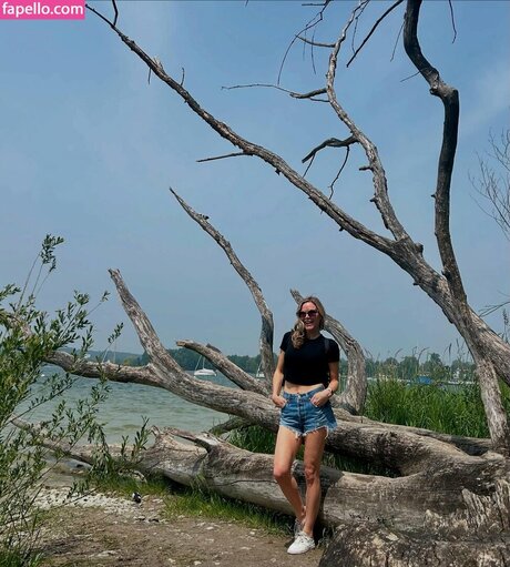 Karen Cliche model hd gallery