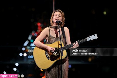 Maggie Rogers pornstar art photos