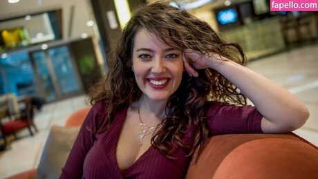 Pelin Akil nudes actress photos