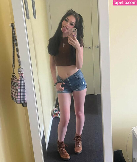 Lauren s ASMR star erotic pics