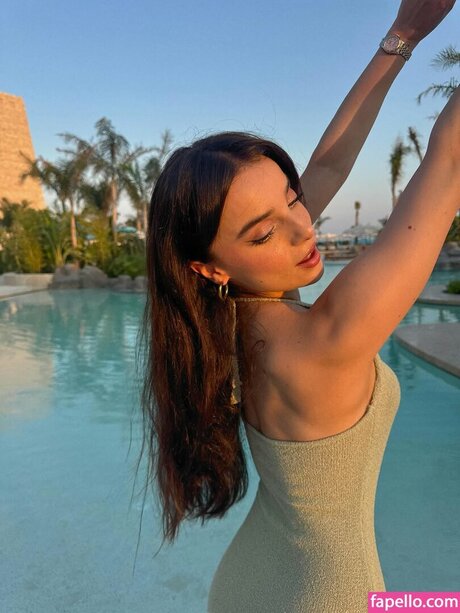 Semiraminta erotic model photo