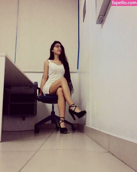 Nicole Dayana model naked photos