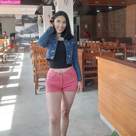 Nicole Dayana beautiful star pics