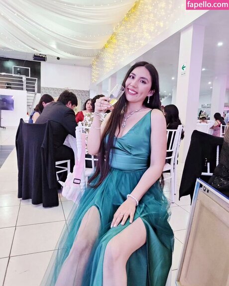 Nicole Dayana model hot pics