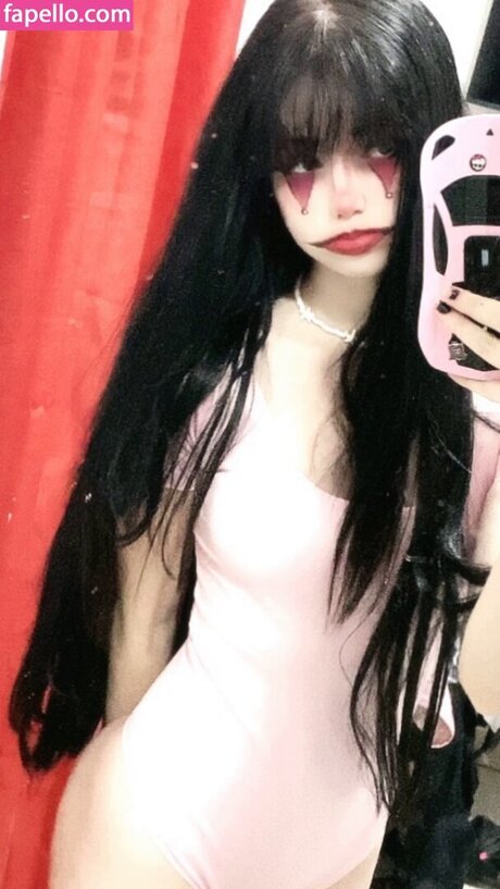 nameluaa xxx star picture