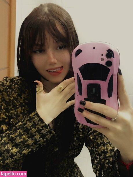 nameluaa nude star pics