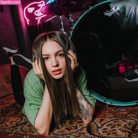 Kriss Drummer pornstar gallery