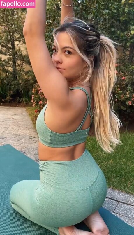 Julia Gomes nude pornstar images