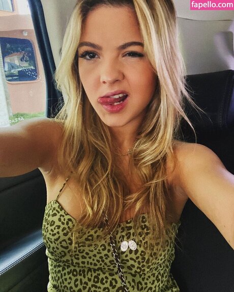 Julia Gomes hot pornstar galleries